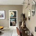 Sauna, Parking, 350mb, 65 Hdtv, Games, Dryer Apartamento *