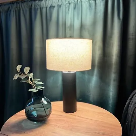 Sauna, Parking, 350mb, 65 Hdtv, Games, Dryer *