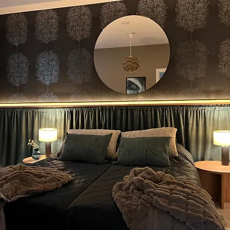 Sauna, Parking, 350mb, 65 Hdtv, Games, Dryer *