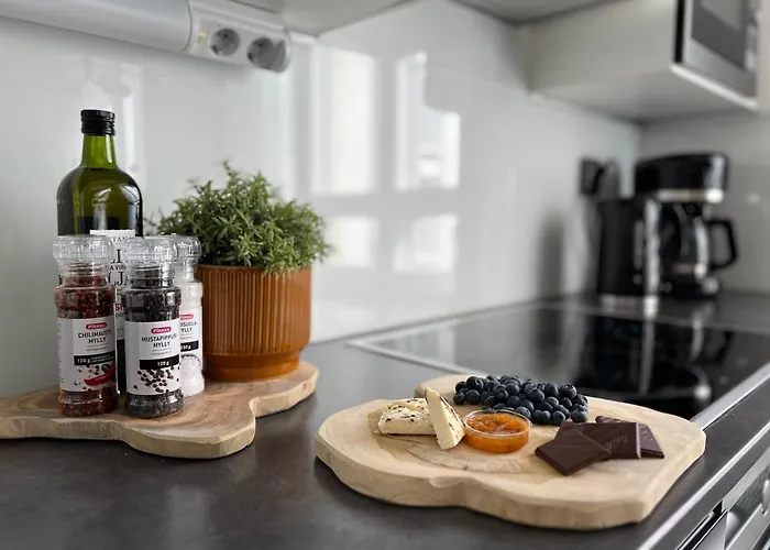 Sauna, Parking, 350mb, 65 Hdtv, Games, Dryer